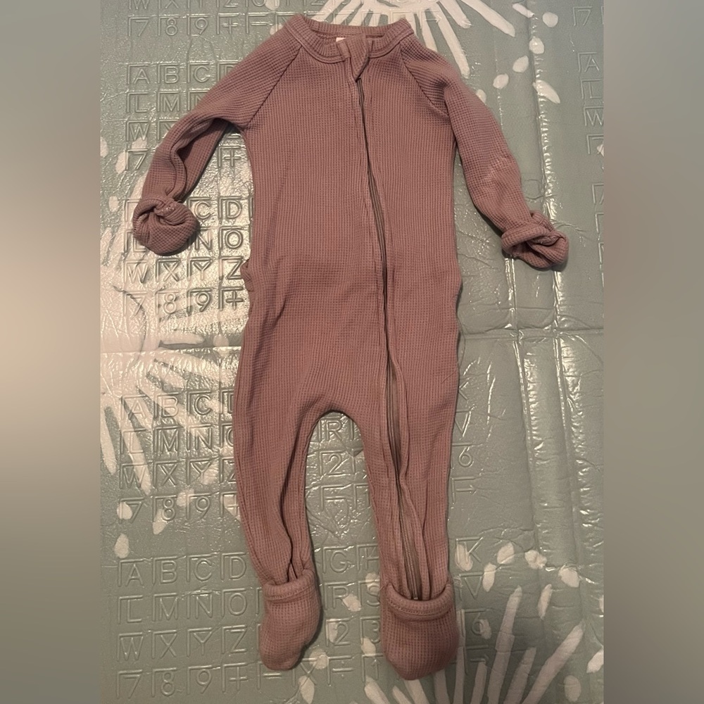 Goumi Sleeper